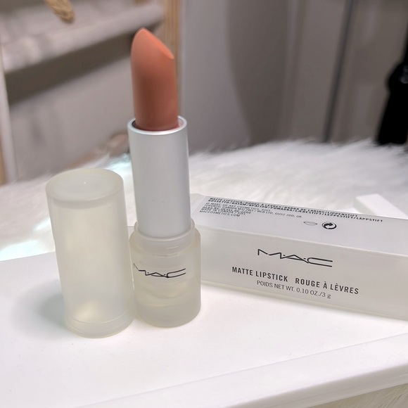 MAC Limited Edition Yash Loud & Clear Collection - Picture 2 of 2